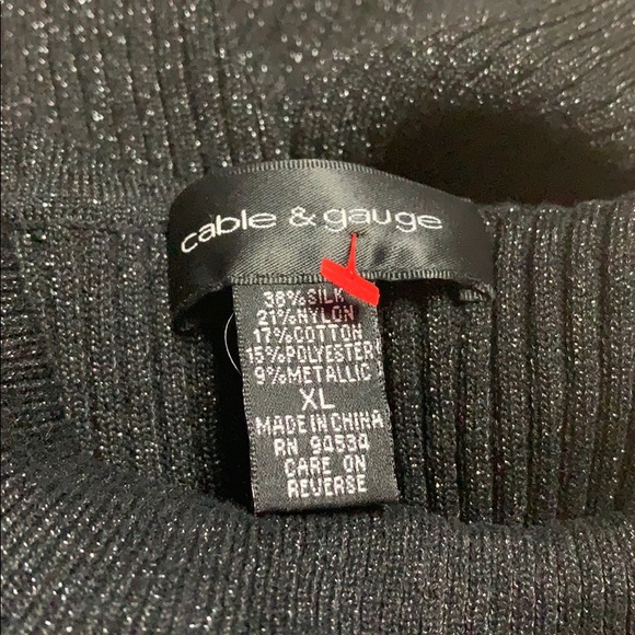 Cable & Gauge T-Neck sleeveless Sweater - Picture 5 of 5